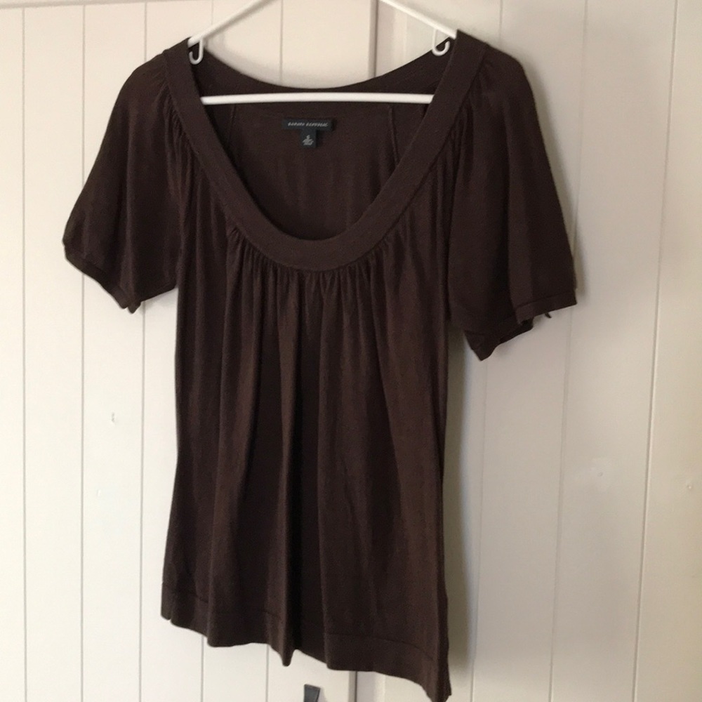 Top with sleeve detail